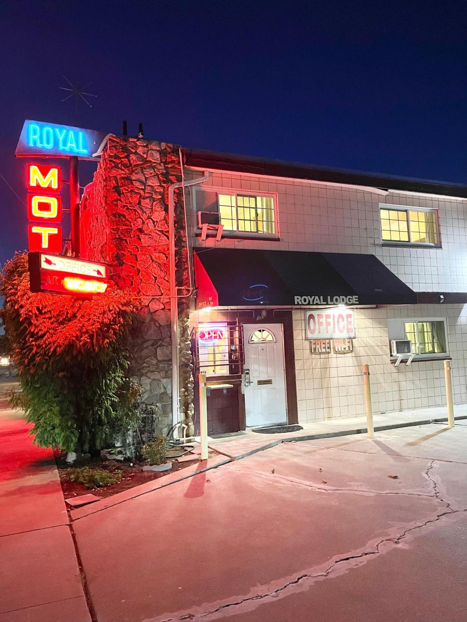 Royal Lodge Coalinga Exterior foto