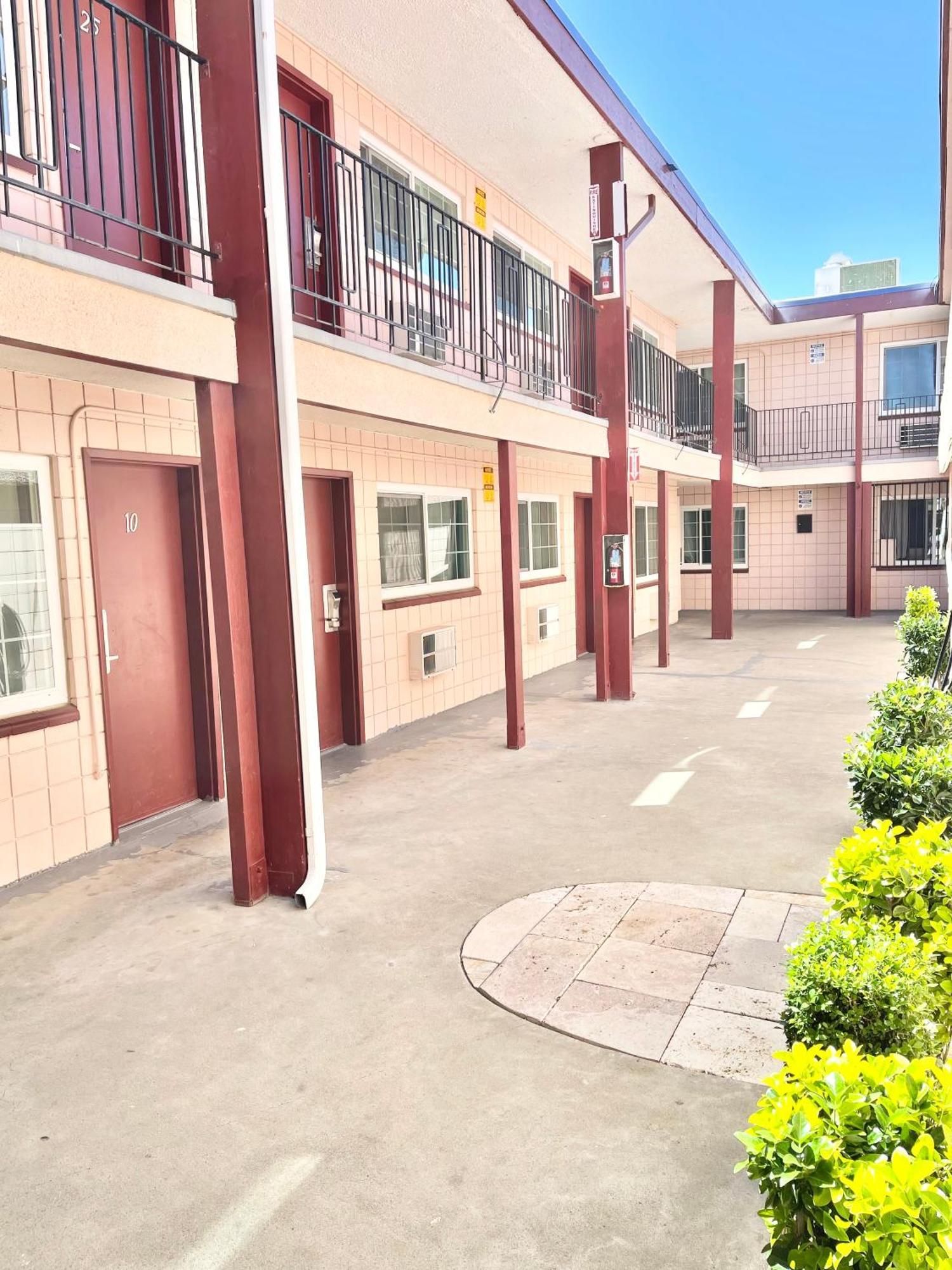 Royal Lodge Coalinga Exterior foto